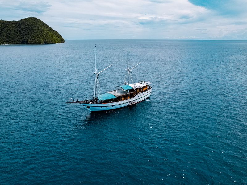 Tambora Liveaboard Diveindonesia