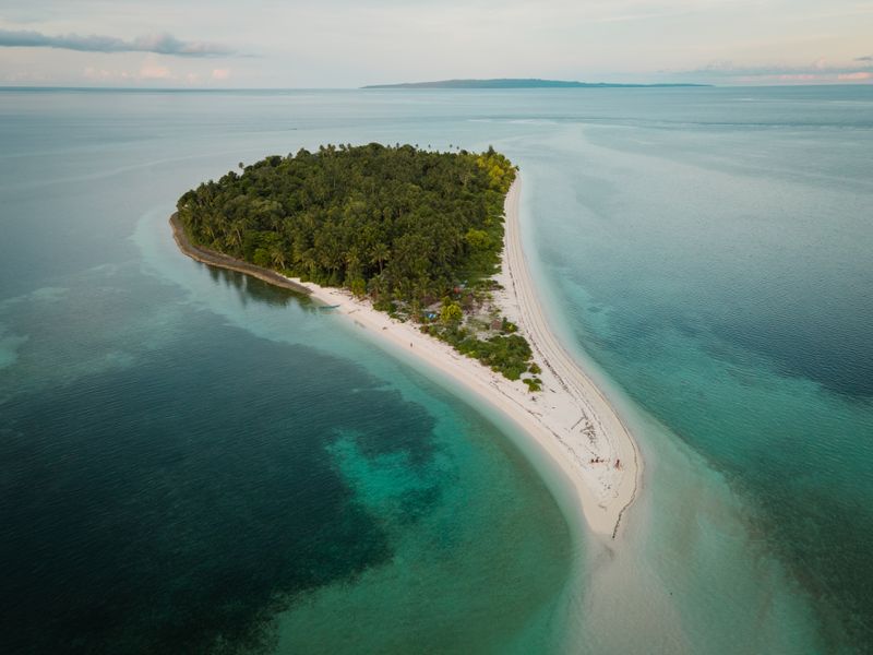 Koon Island Diving Cruise | DiveIndonesia.com